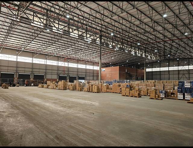 6,939M² WAREHOUSE TO LET IN NORTH RIDING